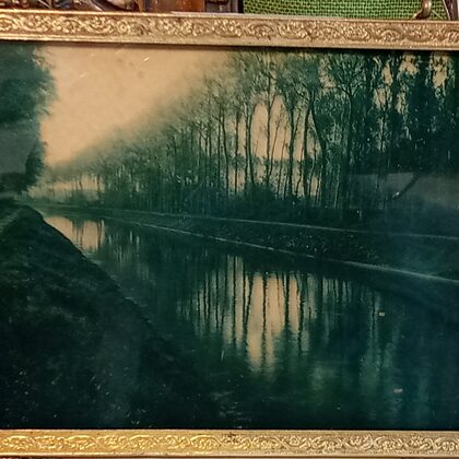 Photographie sous verre d'un paysage de bord de Canal, 9x10 cm VENDU