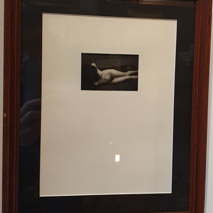 N&amp;B années 30 nu féminim 8X5cm encadré passe partout 30X26cm,VENDU