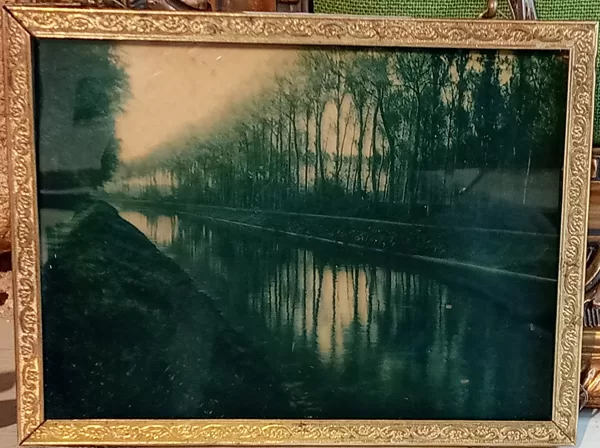 Photographie sous verre d'un paysage de bord de Canal, 9x10 cm VENDU