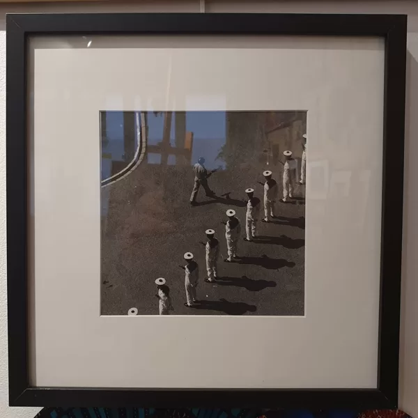 Photographie N&B contemporaine "marins en revue" cadre Accent noir 32x32