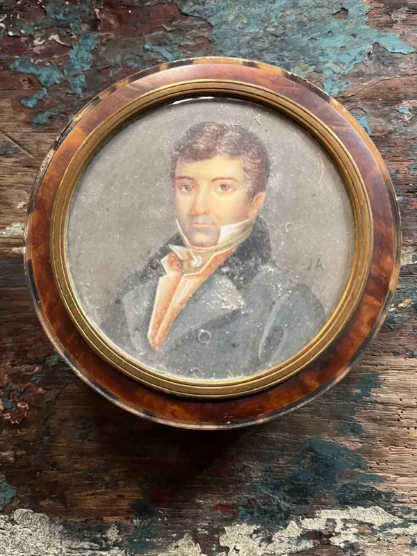BOITE TABATIERE ANCIENNE BOIS D'ACCACIA PORTRAIT D'HOMME DE QUALITÉ 19E SIÈCLE VENDU